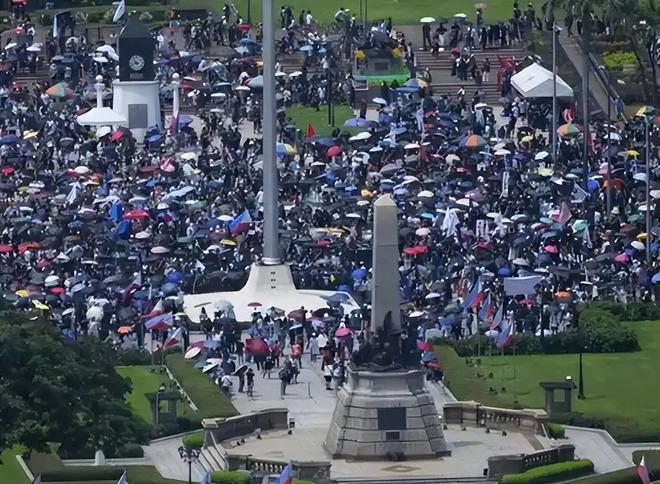 方对菲作重大决定马科斯却忙着联美抗中澳门新葡京网站110多万人无家可归中(图12)